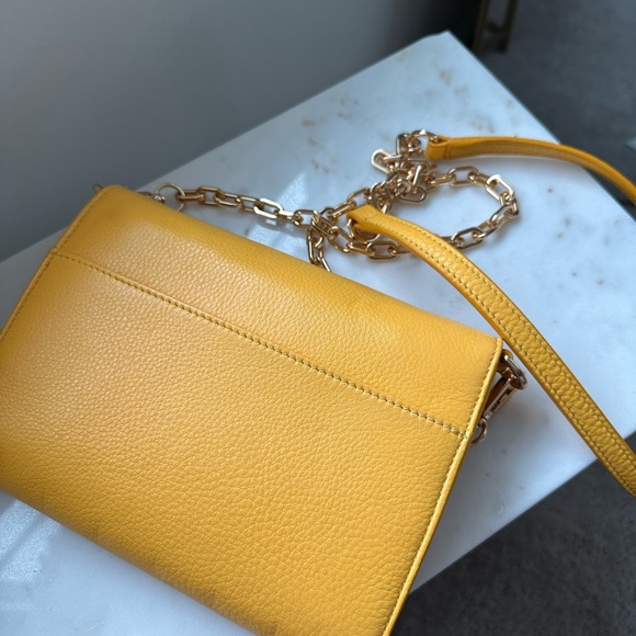 Tory Burch Britten Chain Wallet - Picture 4 of 6